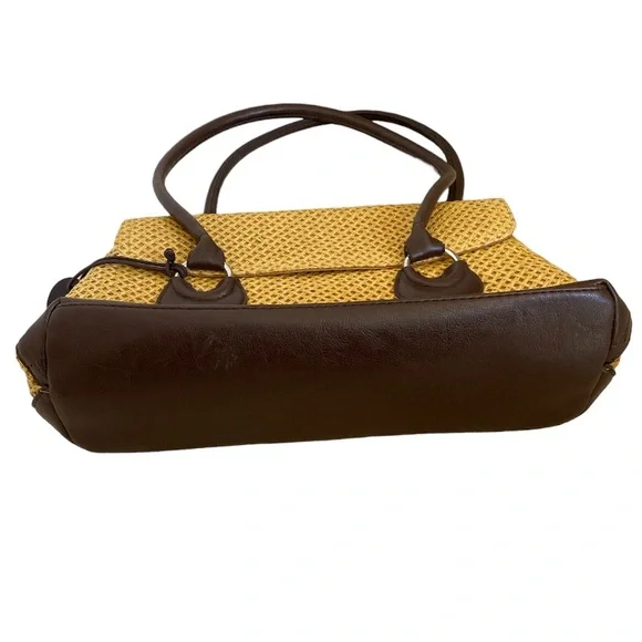 Sag Harbor Woven Straw Wicker Faux Leather Rattan Purse - Picture 4 of 7